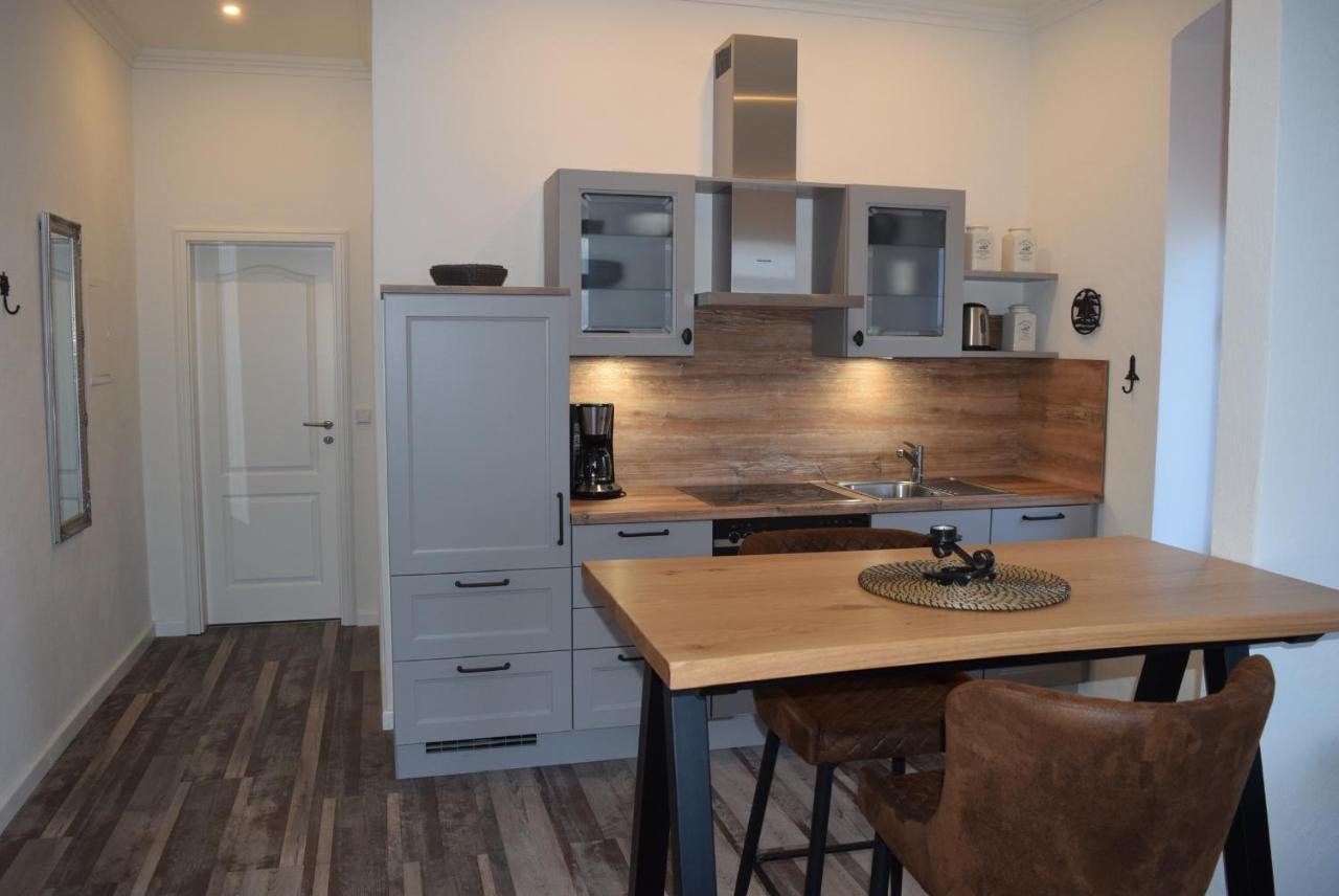 Heimathafen Ueber Hafen-Pub Appartement Pellworm Buitenkant foto