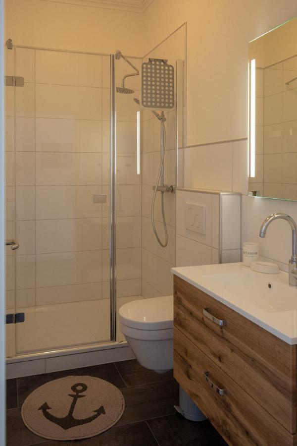Heimathafen Ueber Hafen-Pub Appartement Pellworm Buitenkant foto